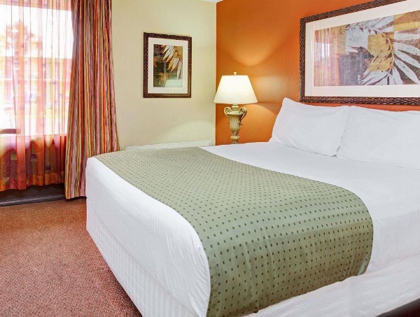 Days Inn by Wyndham Kissimmee West image 13